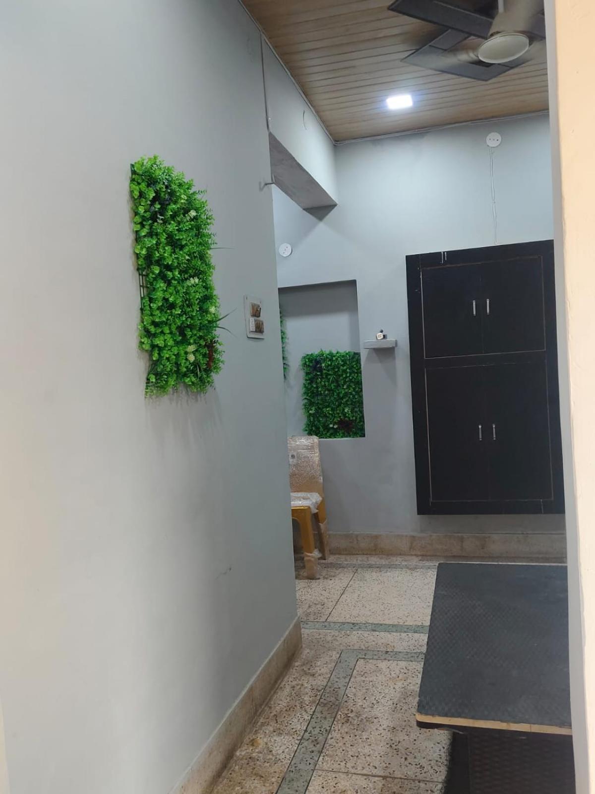 Hotel Crystal Dreams Mathura Zewnętrze zdjęcie