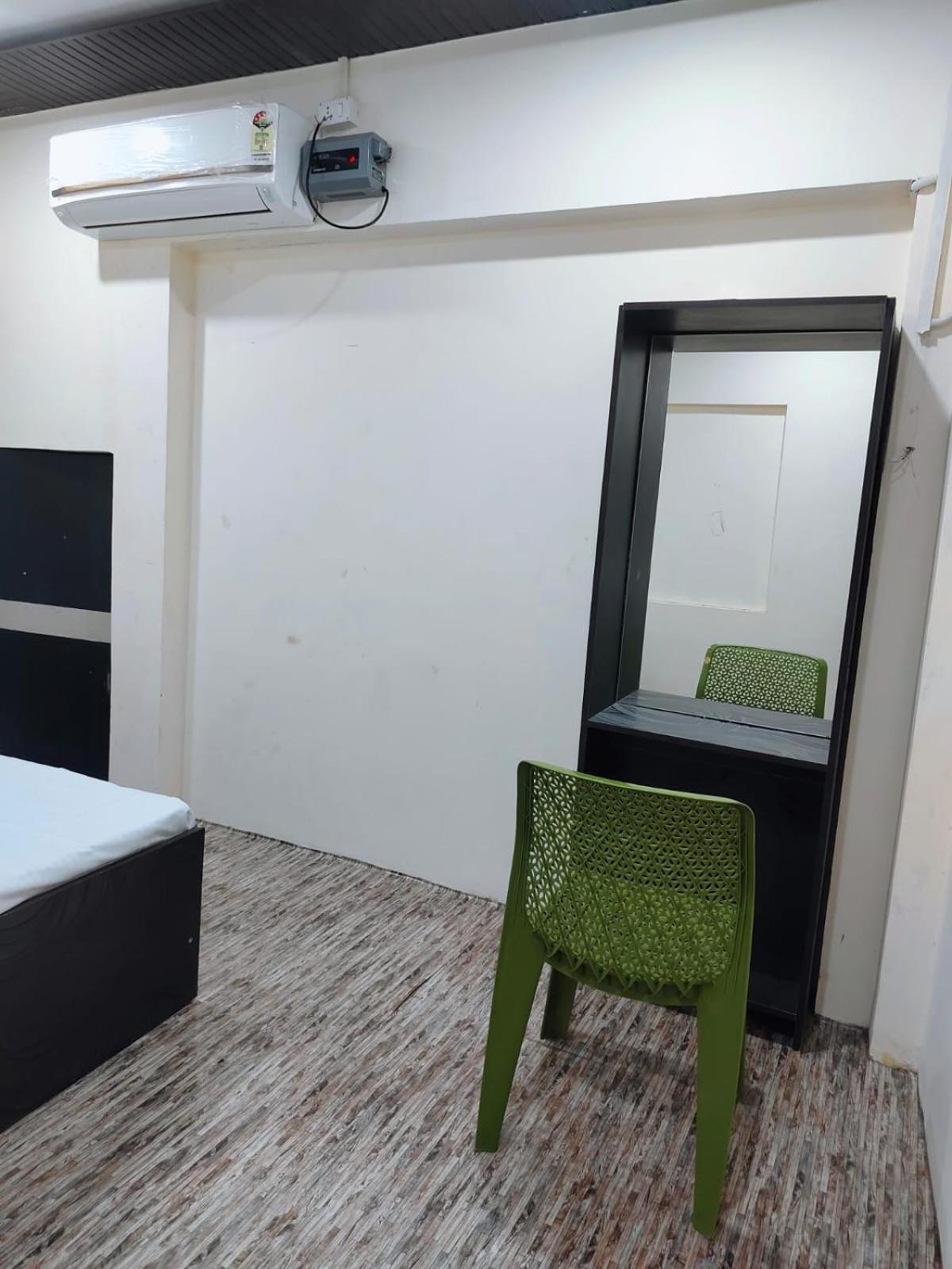 Hotel Crystal Dreams Mathura Zewnętrze zdjęcie